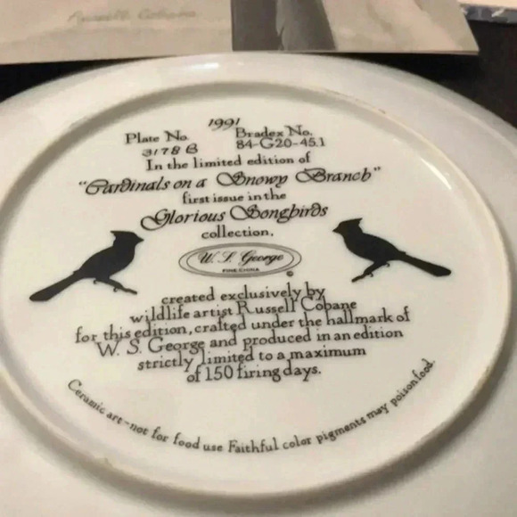 Cardinals on‎ a snowy branch collector plate - Picture 6 of 6